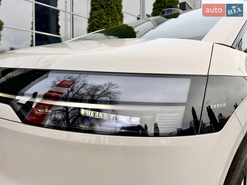 Мінівен Zeekr Mix 2024 в Києві