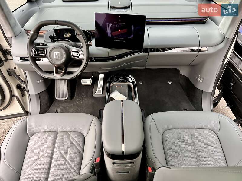 Мінівен Zeekr Mix 2024 в Києві