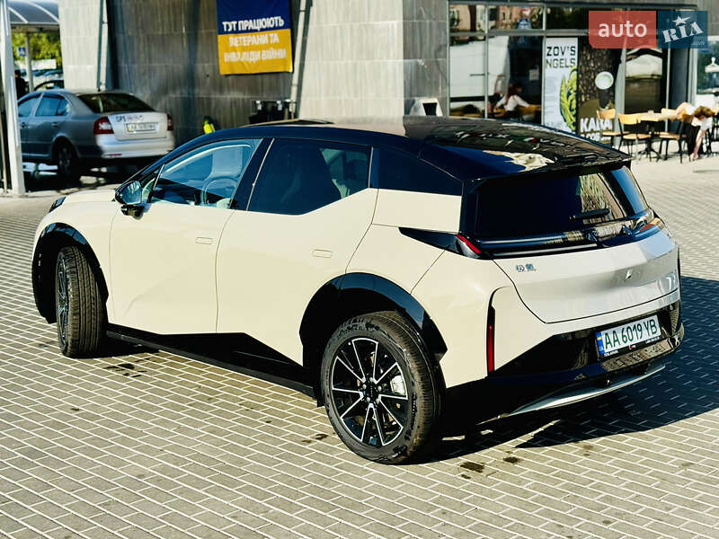 Хэтчбек Zeekr X 2023 в Киеве