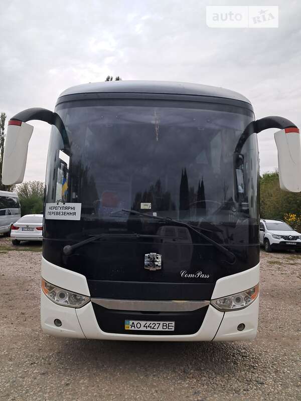 Туристический / Междугородний автобус Zhong Tong LCK 6129 H 2013 в 
