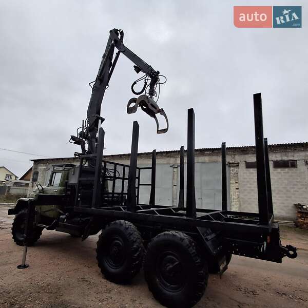 Лесовоз / Сортиментовоз ЗИЛ 131 1983 в Коростене