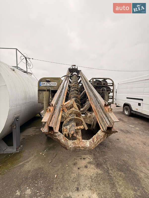 Буровая установка ЗИЛ 131 1981 в Олевске