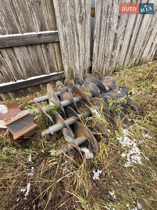 Буровая установка ЗИЛ 131 1981 в Олевске