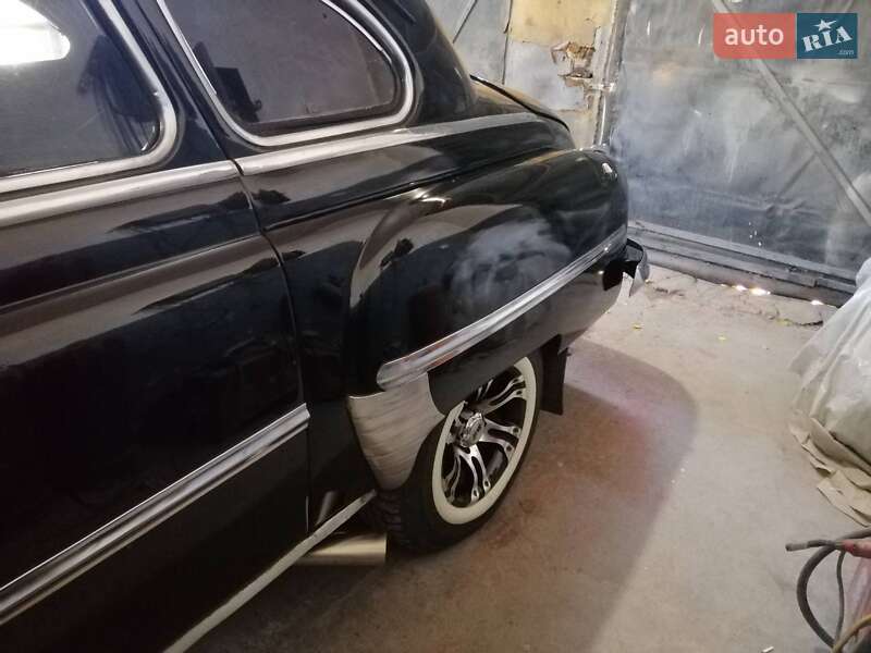 Седан ЗИМ 12 1955 в Чернигове