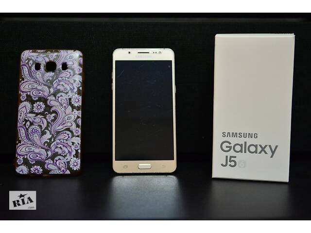 Смартфон Samsung Galaxy j5 в хорошем состоянии