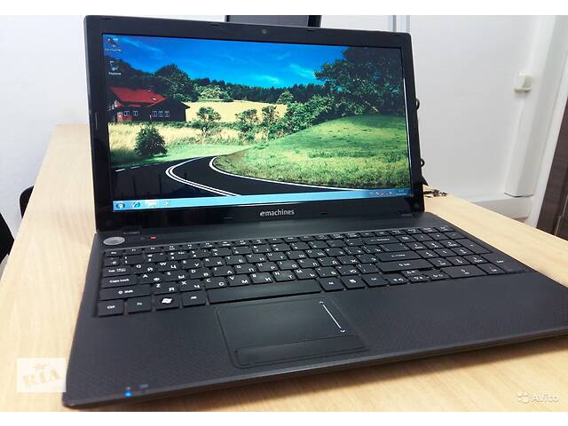 Игровой ноутбук Acer eMaсhines E732ZG